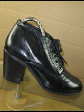 Forever 21 Women's Vintage Ankle Booties Boots Black Size 8